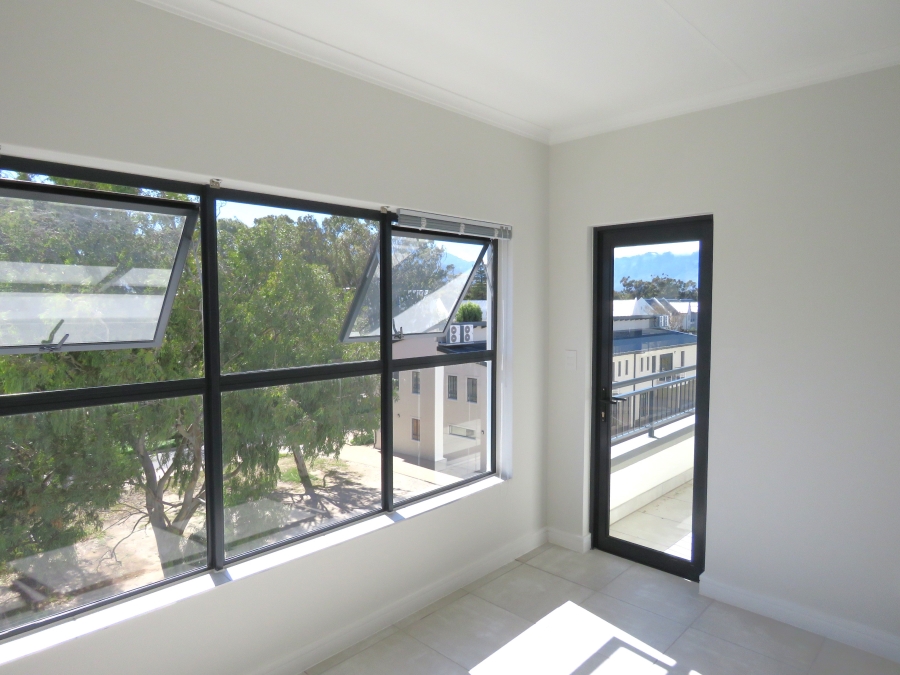 1 Bedroom Property for Sale in Paardevlei Western Cape